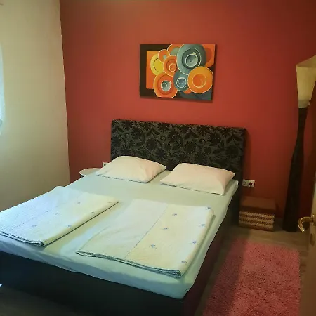 Marta Apartment *